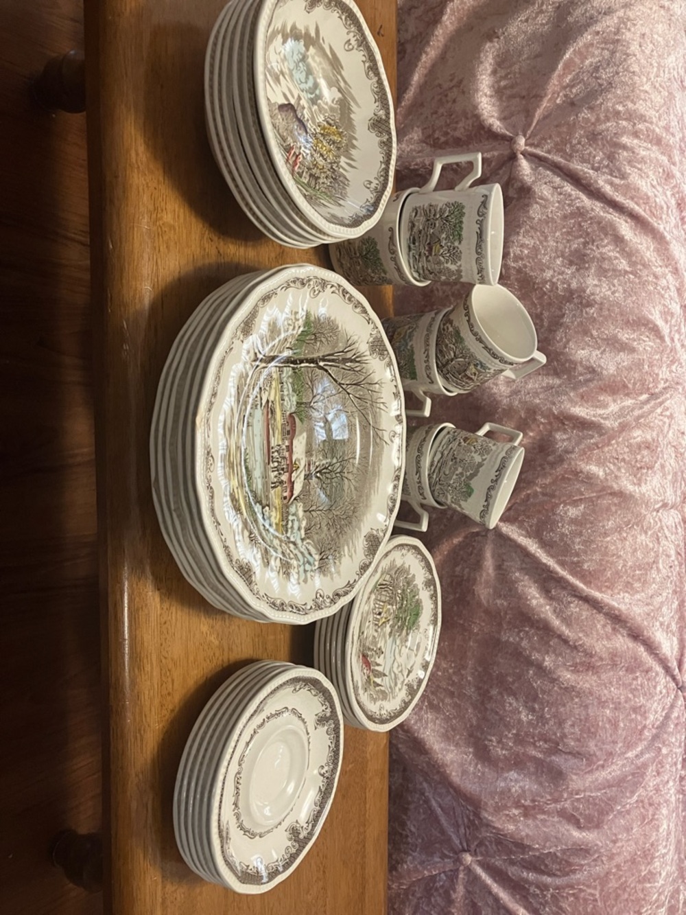 Incredible attic find. Vintage. Shakespeare’s Sonnet. 30 pc. 6 dinners settings.